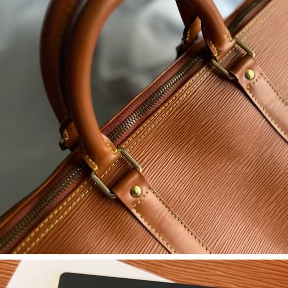 Louis Vuitton Leather Travel Bag - Picture 11 of 13